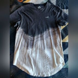 Hollister Men's Black and Gray Ombre T-Shirt